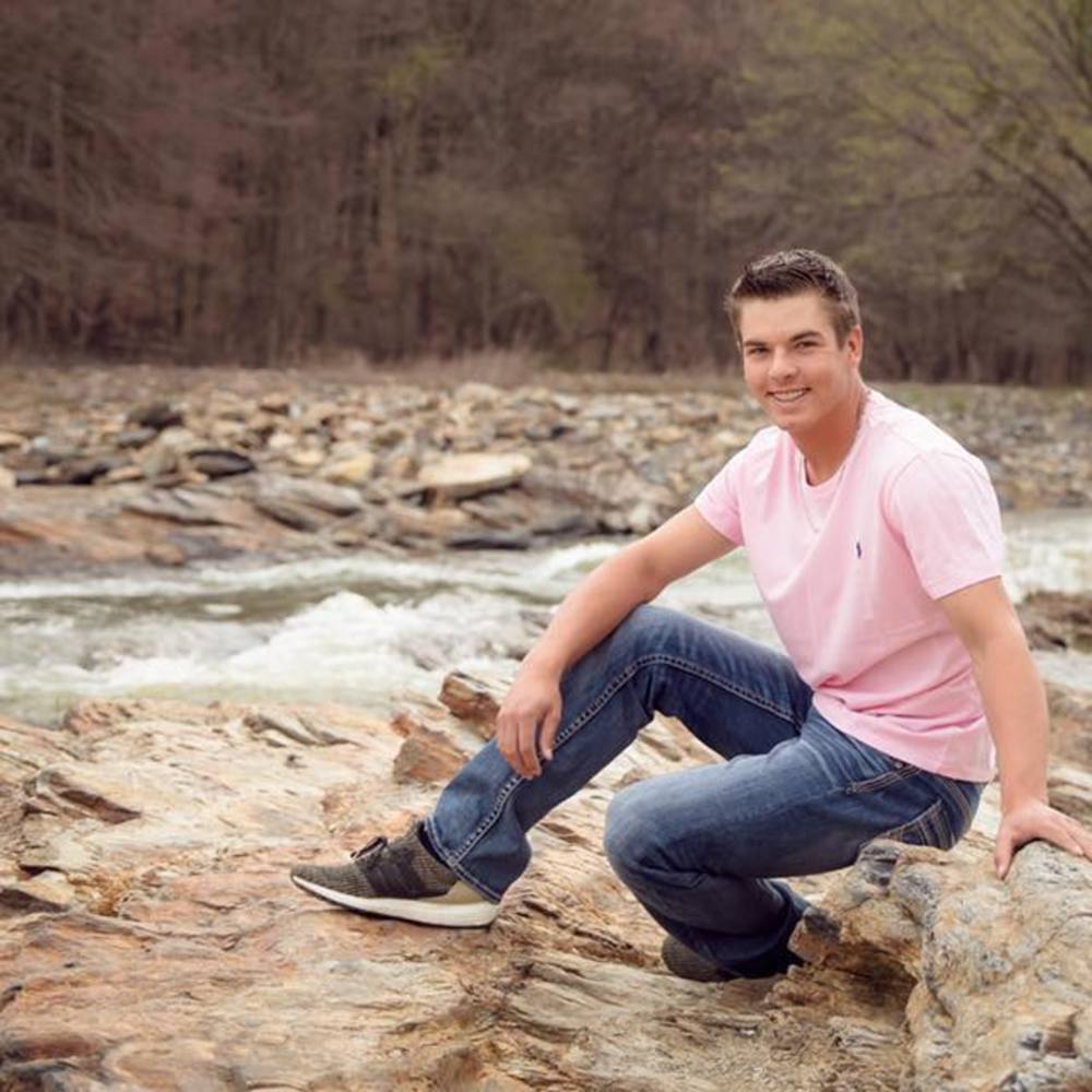 Meet your Posher, Logan